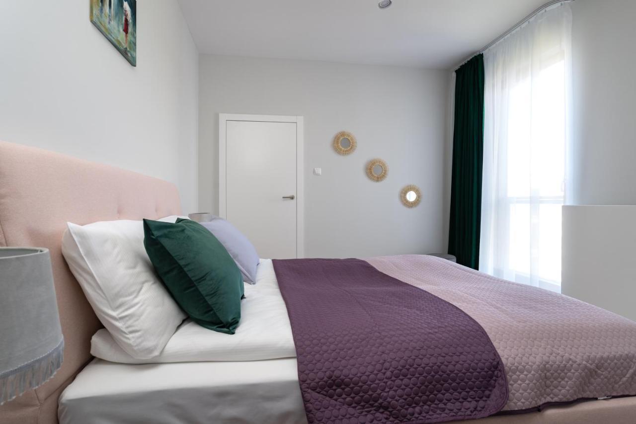 Ina Rent - Przy Plazy- Nadmorski Dwor Gdańsk Buitenkant foto